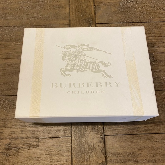 *RARE* Burberry Children Mini Haypark Sneaker - Picture 4 of 13